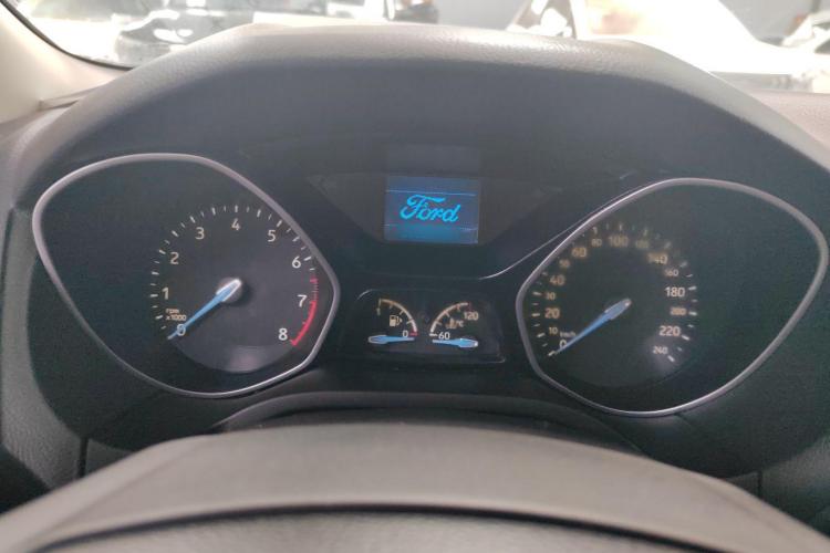 福特 福克斯 2015款 两厢 1.6L 自动舒适型局部细节14