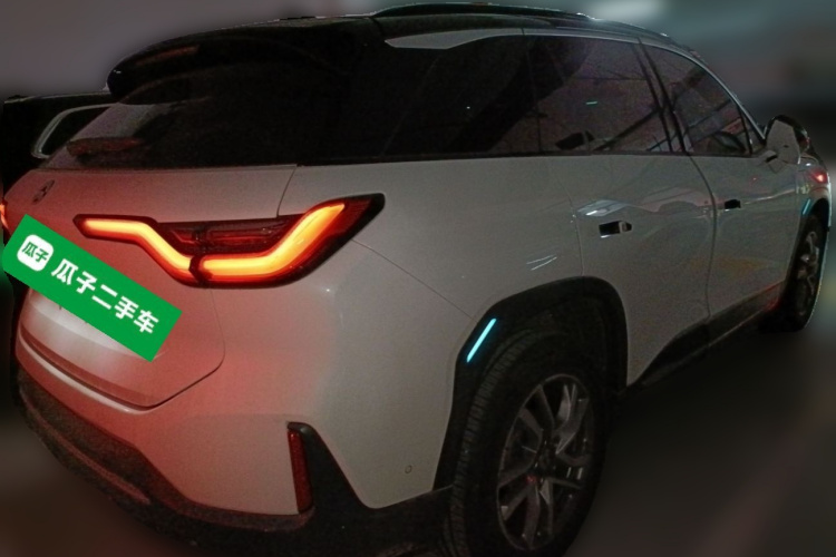 蔚来ES6 2019款 420KM 运动版车身外观6005