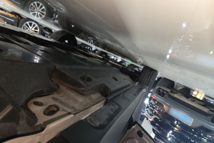 丰田C-HR 2020款 2.0L 豪华版局部细节9002