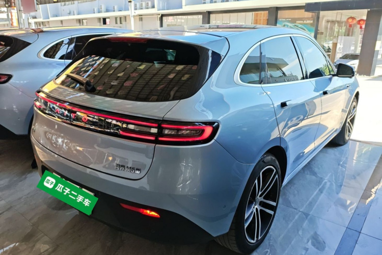 鸿蒙智行 问界M5 2023款 纯电四驱智驾版车身外观7