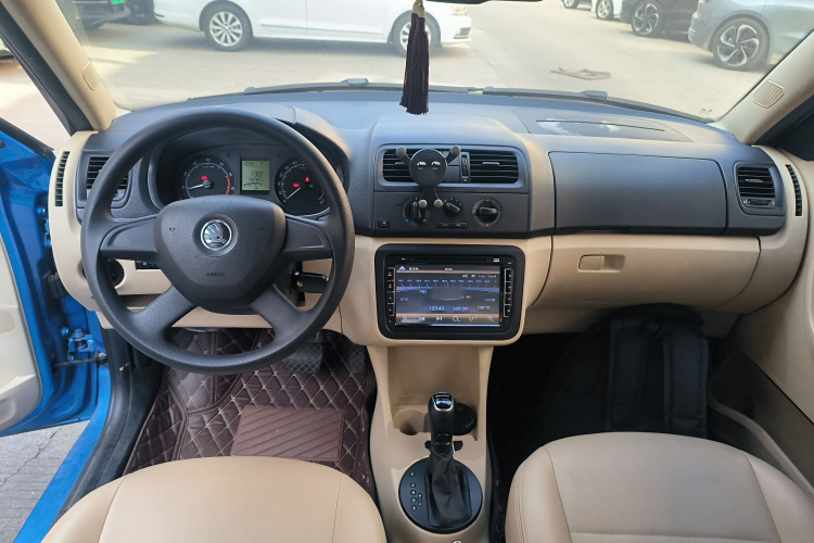 斯柯达 晶锐 2014款 1.4L 自动晶致版中控内饰12