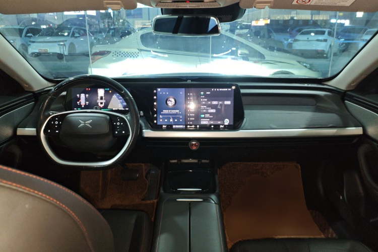 小鹏P7 2020款 586N中控内饰12