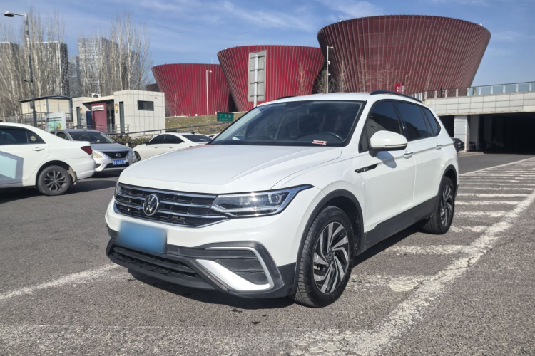 大众 途观L 2023款 330TSI 自动两驱舒享版车身外观1