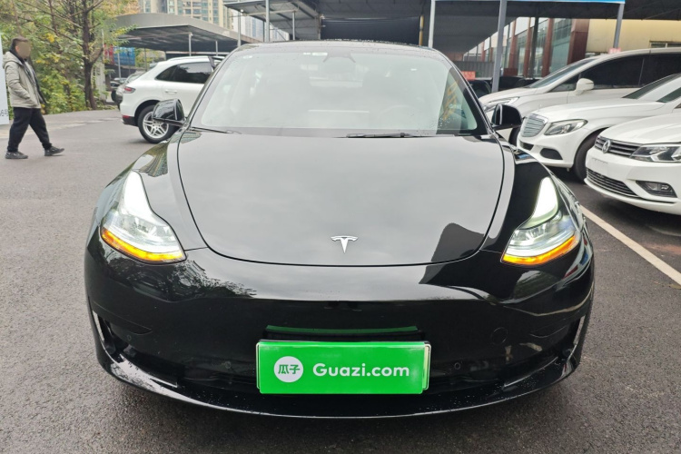 特斯拉 Model 3 2022款 后轮驱动版车身外观2