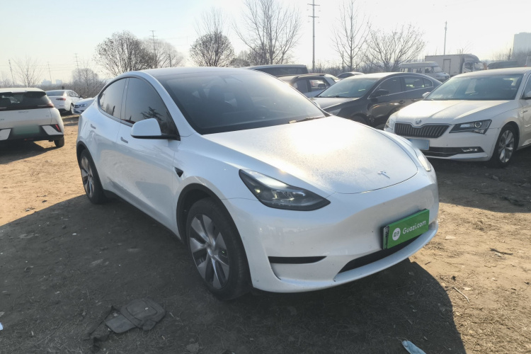 特斯拉 Model Y 2022款 改款 后轮驱动版车身外观3