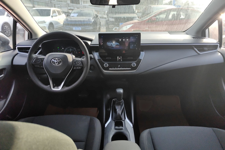 丰田 雷凌 2024款 智能电混双擎 1.8L 领先版中控内饰12