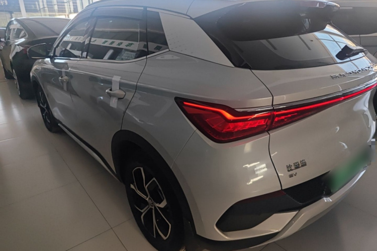 比亚迪 元PLUS 2022款 430KM 尊贵型车身外观4