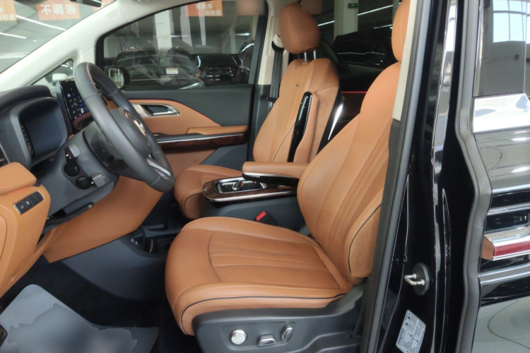 红旗HQ9 2023款 2.0T 智联旗享版中控内饰19