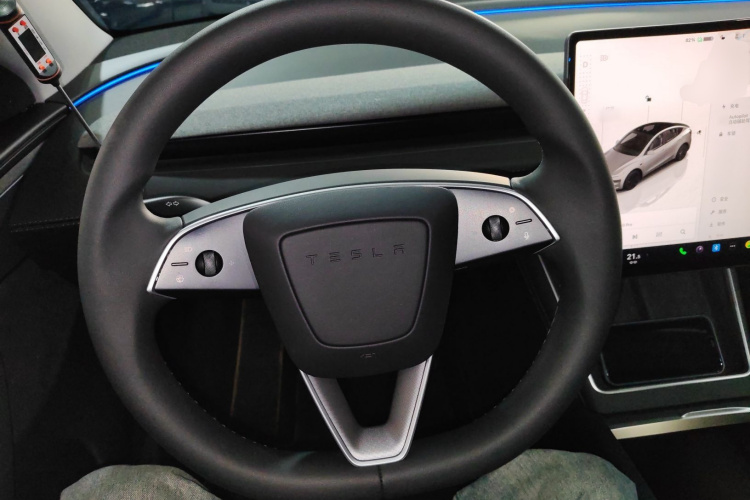 特斯拉 Model Y 2025款 长续航全轮驱动版局部细节13