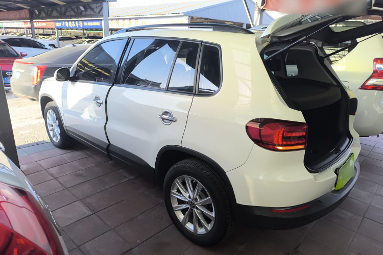 大众 途观 2015款 1.8TSI 自动两驱舒适版车身外观4