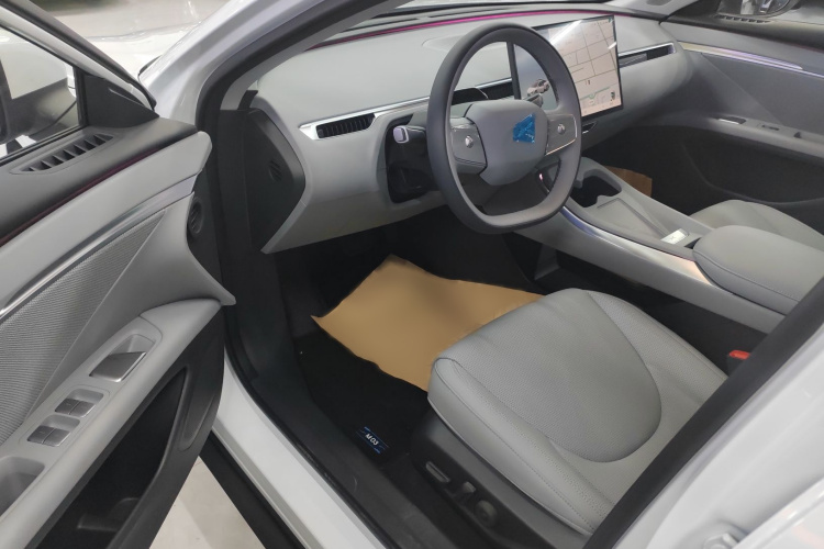 小鹏MONA M03 2025款 620 超长续航 Plus中控内饰7002