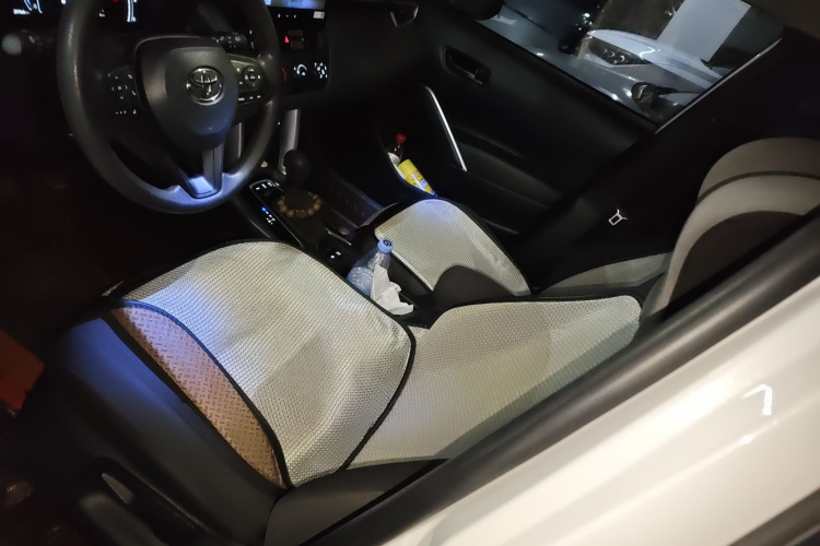 丰田 卡罗拉锐放 2023款 2.0L 先锋版局部细节19