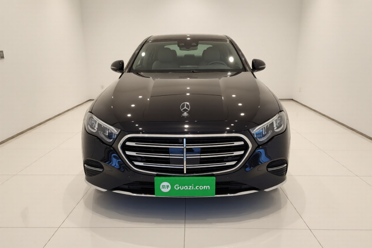 奔驰E级 2025款 E 300 L 豪华型车身外观2