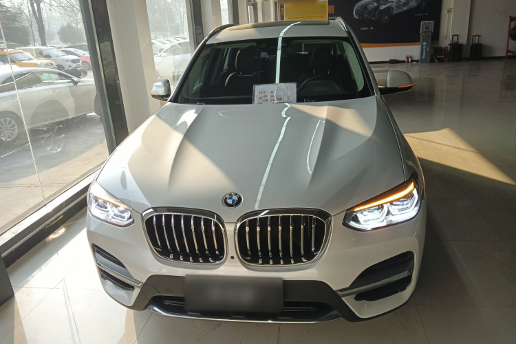宝马X3 2021款 xDrive28i 豪华套装车身外观2