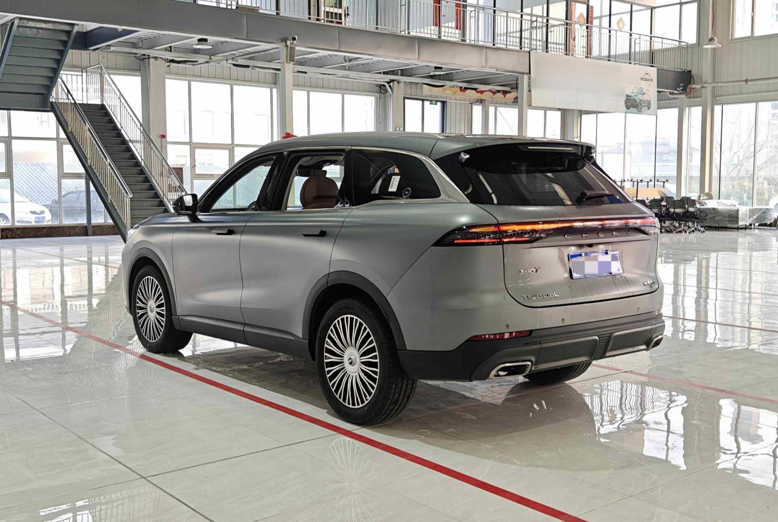 奇瑞 瑞虎8 L 2024款 2.0T 两驱尊贵版 5座(3)