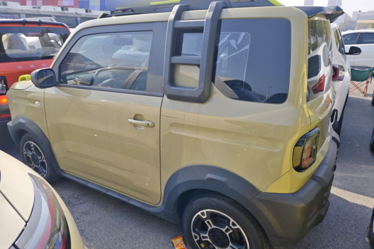 吉利银河 2024款 200km 熊猫骑士车身外观4