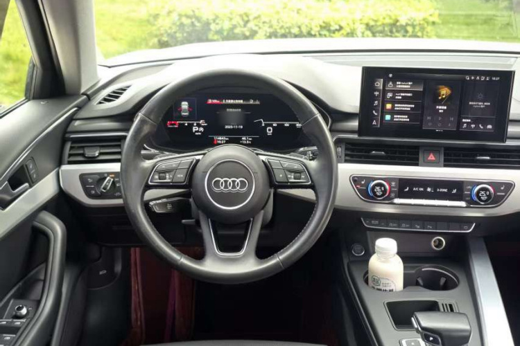 奥迪A4L 2020款 40 TFSI 豪华动感型中控内饰7004