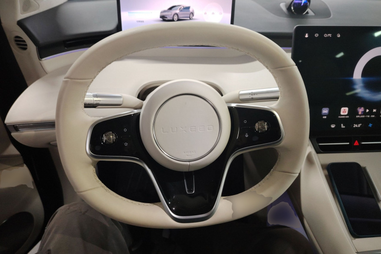 鸿蒙智行 智界R7 2024款 纯电 667km Max中控内饰13