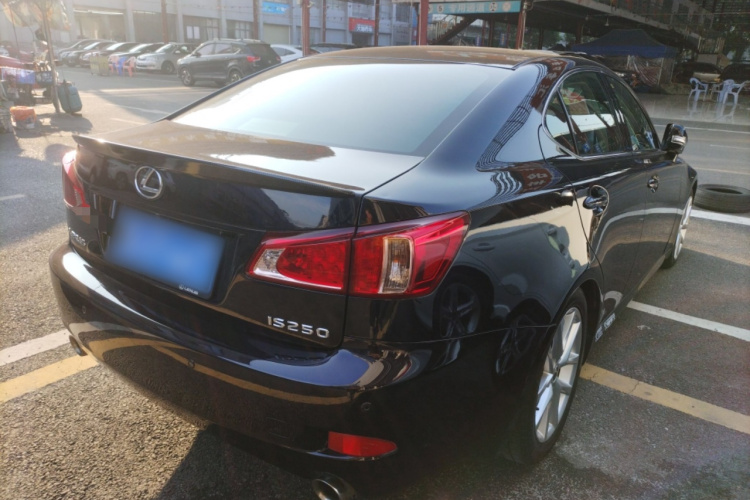 雷克萨斯IS 2011款 250 运动版车身外观7