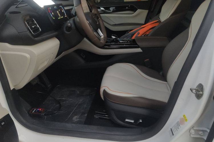 比亚迪 秦PLUS 2023款  冠军版 DM-i 120KM超越型局部细节19