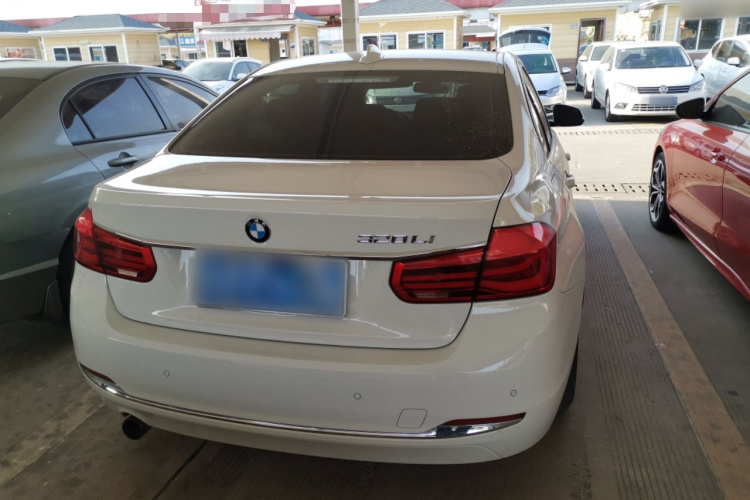 宝马3系 2016款 320Li 豪华设计套装车身外观6004