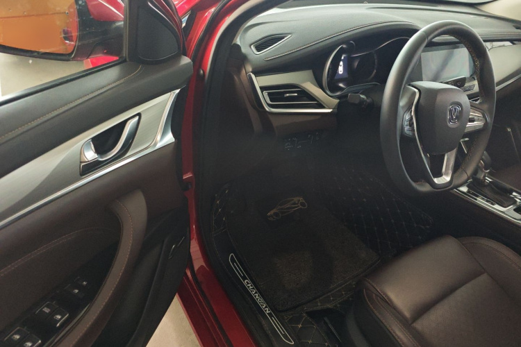 长安 逸动 2018款 高能版 1.6L GDI 自动争锋型 国V中控内饰7003