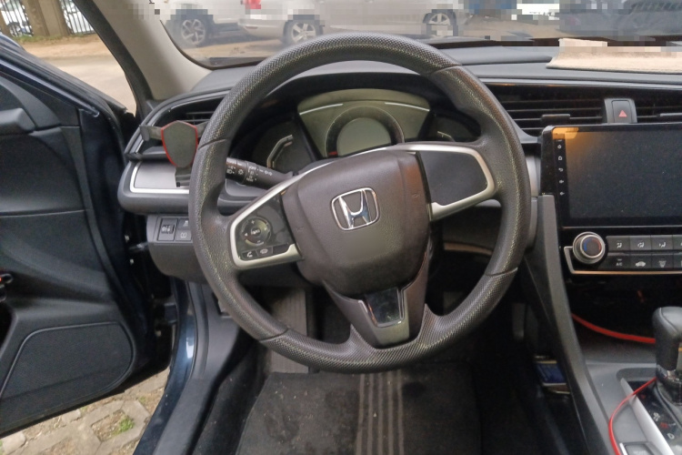 本田 思域 2016款 180TURBO CVT舒适版中控内饰13