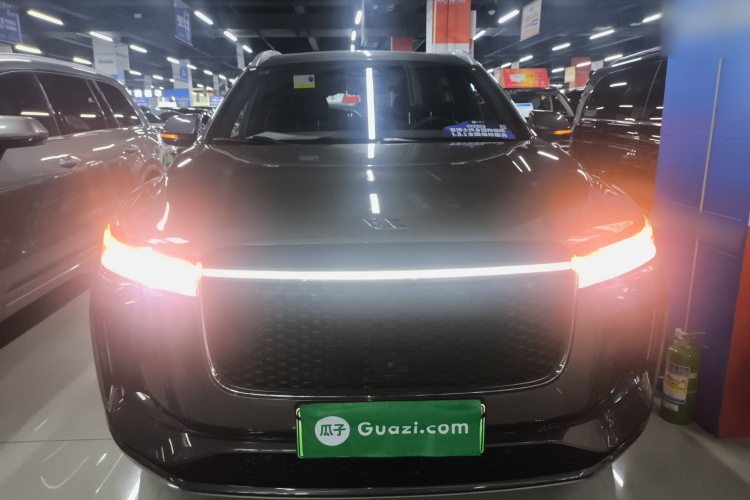 理想汽车 理想ONE 2020款 增程6座版车身外观2