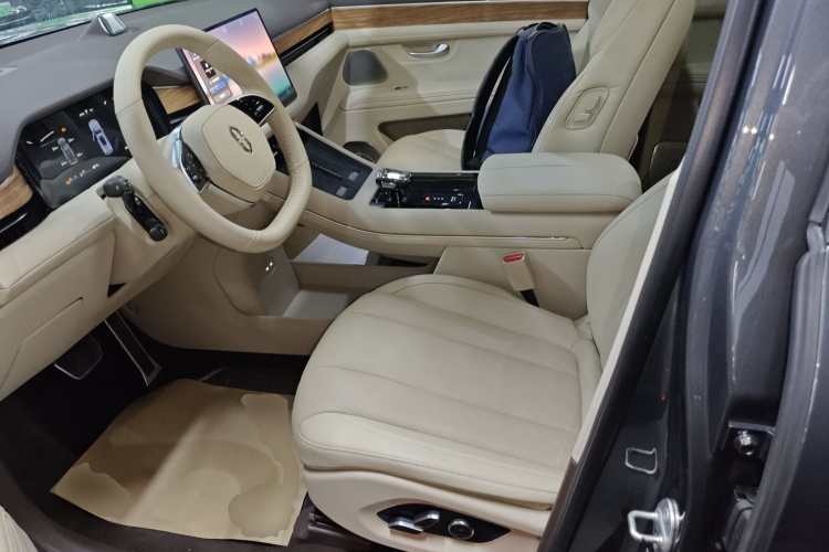 鸿蒙智行 问界M7 2024款 1.5T 后驱Plus版 6座中控内饰19