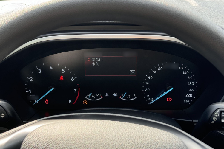 福特 福克斯 2019款 两厢 1.5L 手动锋跃型 国V中控内饰7004