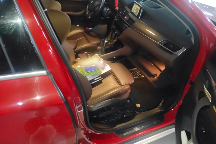 宝马X1 2016款 sDrive20Li 豪华型局部细节9005