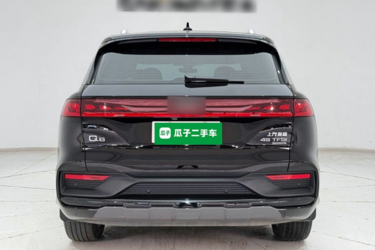 奥迪Q6 2024款 45 TFSI quattro 齐云型 羽林套装 7座车身外观6004