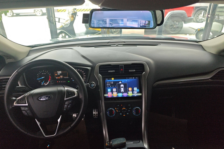 福特 蒙迪欧 2017款 改款 EcoBoost 180 时尚型中控内饰7002