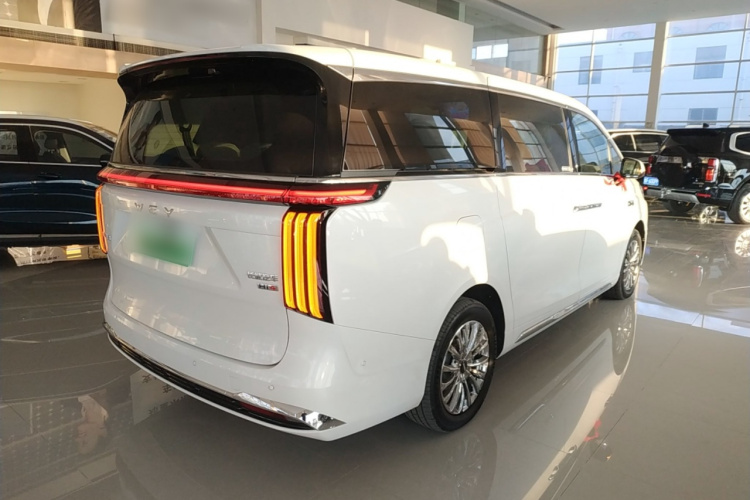 魏牌 高山 2025款 四驱高山8车身外观7