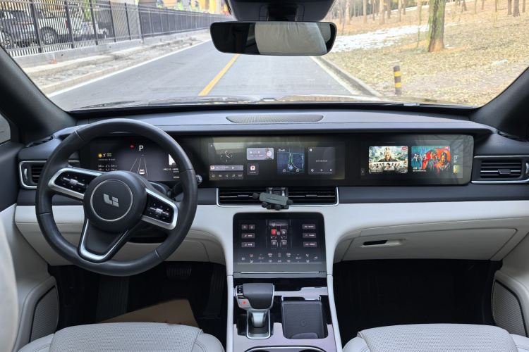 理想汽车 理想ONE 2021款 增程6座版中控内饰7001