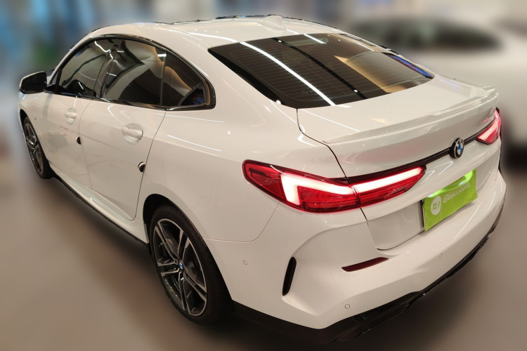 宝马2系(进口) 2023款 225i 四门轿跑车 M运动曜夜套装车身外观5