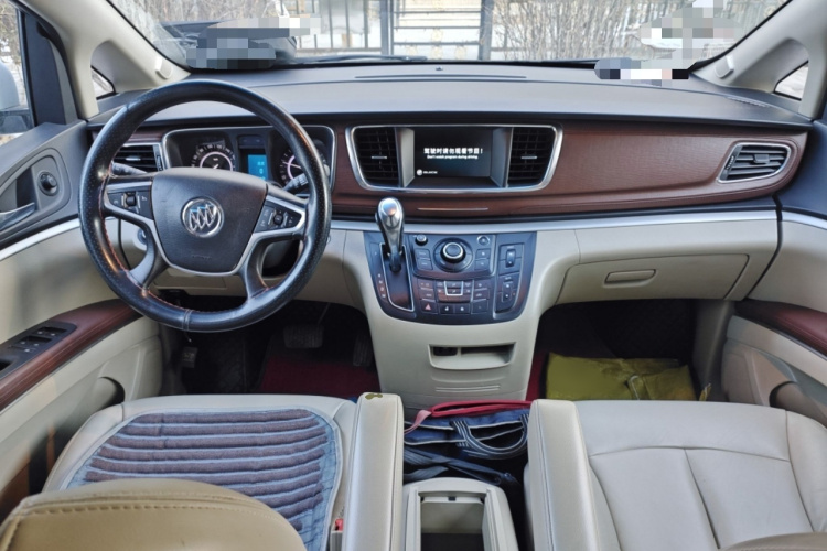 别克GL8 2017款 25S 豪华型 国V中控内饰7002