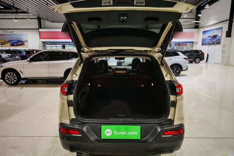 Jeep 自由光(进口) 2014款 2.4L 豪华版局部细节23