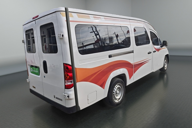 予风汽车 予风黄金仓 2025款 客车版 带慢充车身外观7