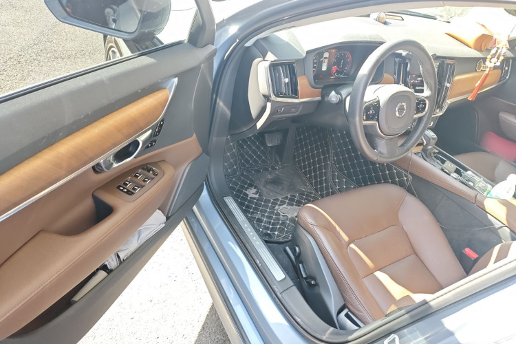 沃尔沃S90 2020款 T5 智逸豪华版中控内饰20