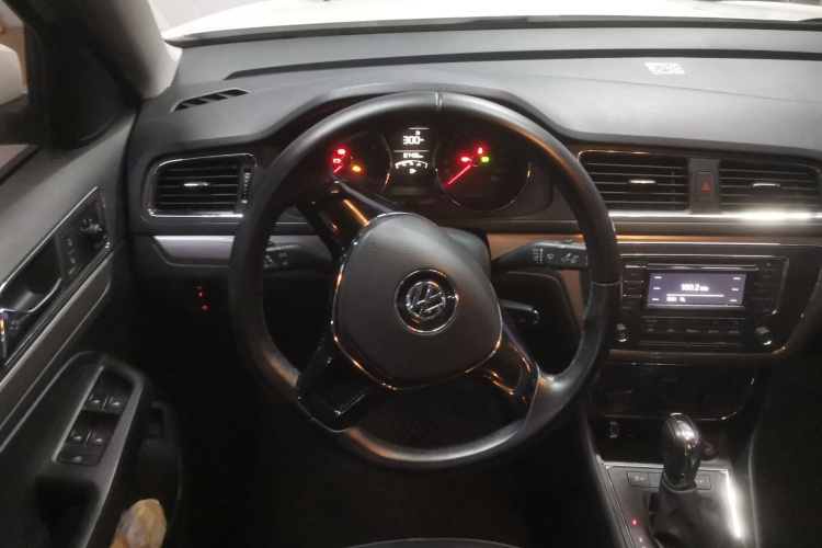 大众 朗逸 2015款 1.6L 自动舒适版中控内饰13