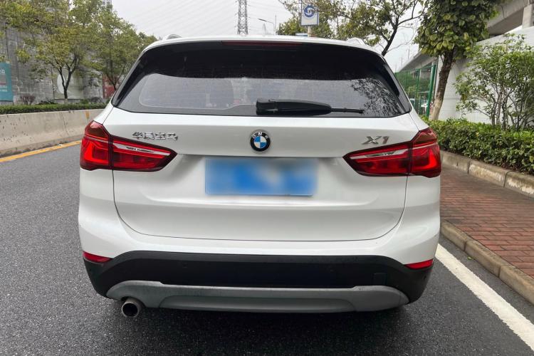宝马X1 2016款 sDrive18Li 时尚型车身外观6