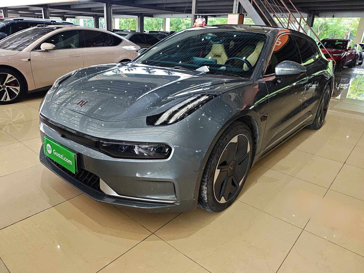 极氪001 2022款 长续航双电机 WE版