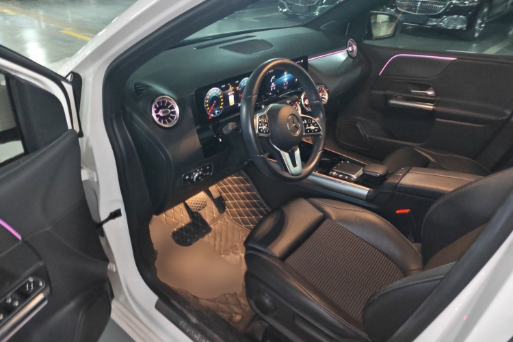 奔驰B级 2021款 B 200 动感型中控内饰20