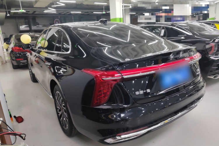 红旗H5 2024款 2.0T 自动智联旗畅版车身外观4