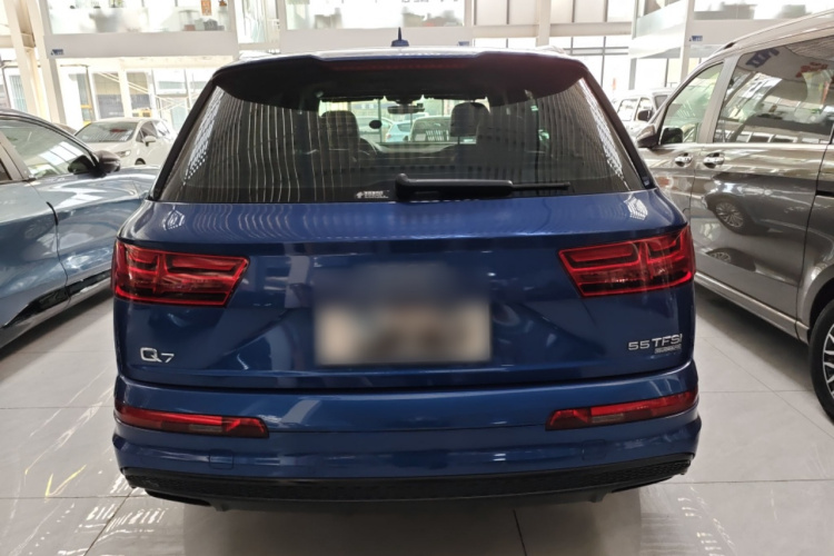 奥迪Q7 2016款 40 TFSI S line运动型车身外观6003