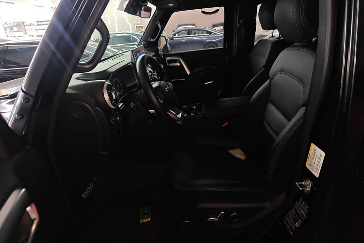 北京BJ40 2023款 2.0D 自动四驱刀锋英雄版侠客型局部细节19