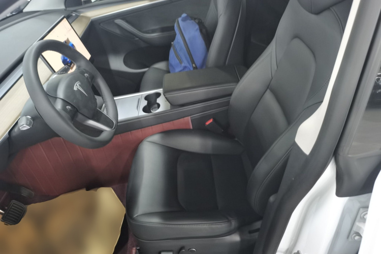 特斯拉 Model Y 2022款 后轮驱动版中控内饰19