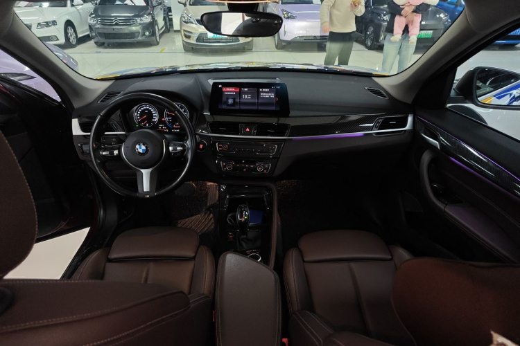 宝马X1 2020款 sDrive20Li 尊享型中控内饰12