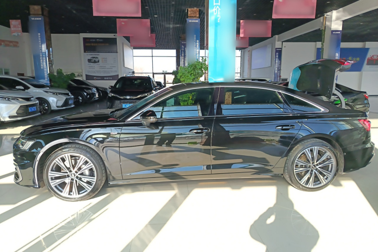 奥迪A6L 2024款 45 TFSI quattro 臻选动感型车身外观4